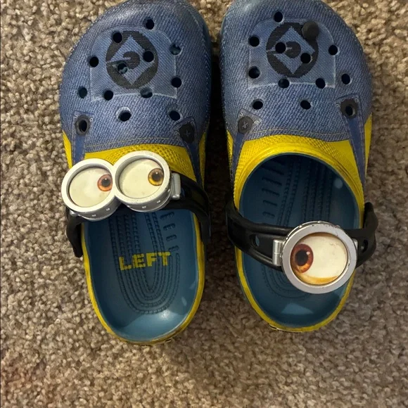 Minions Crocs - Picture 2 of 7